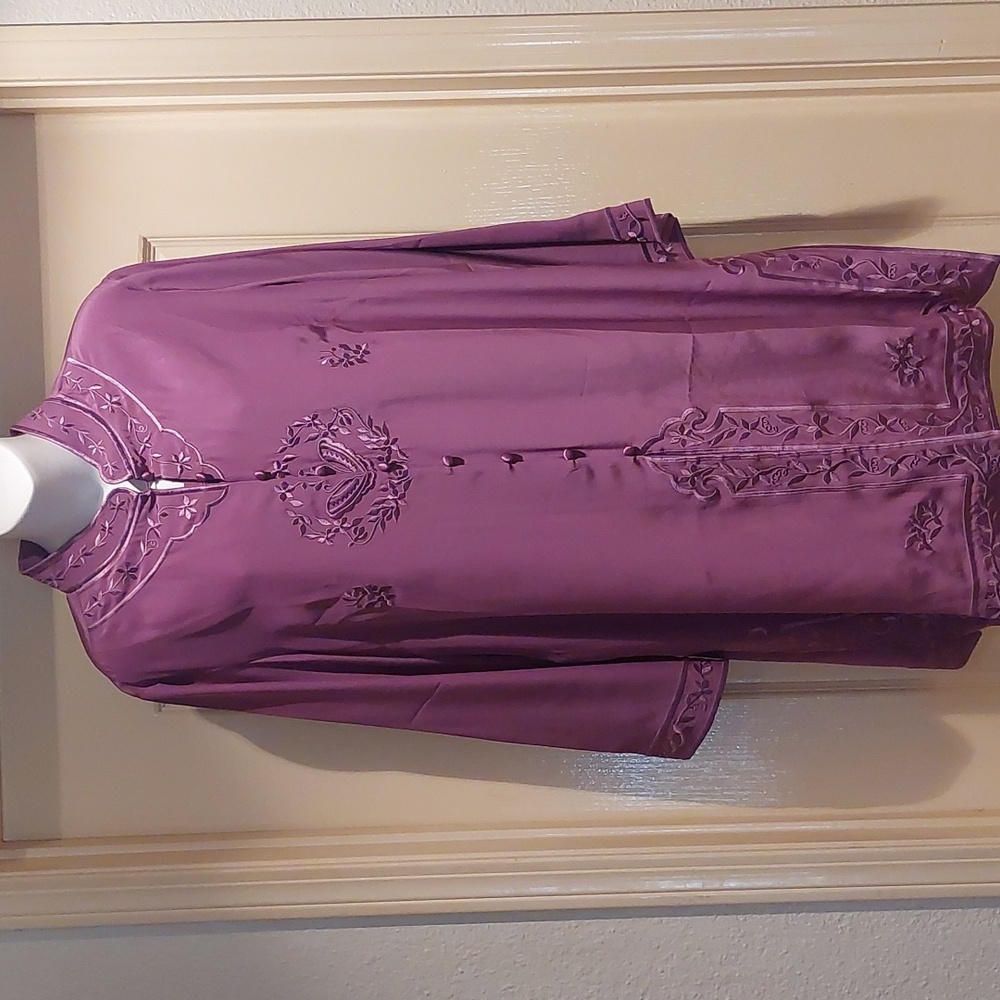Women's Yi Lin Tunic Silk Lagon shirt. Large.